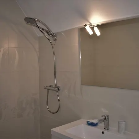 La Petite Maison De Vinylous *
